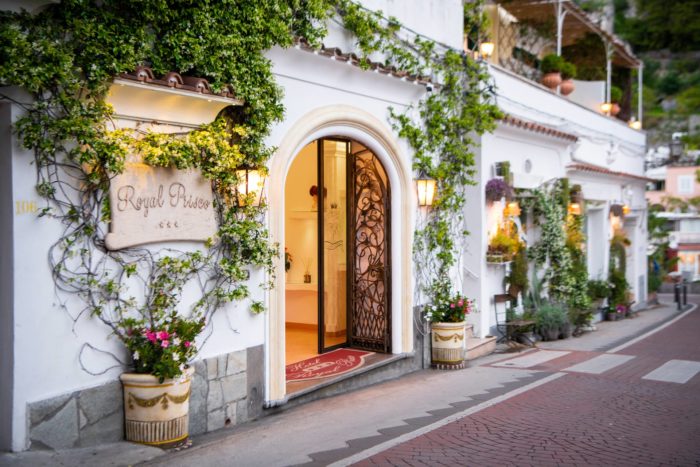 Entrance Hotel Royal Prisco
